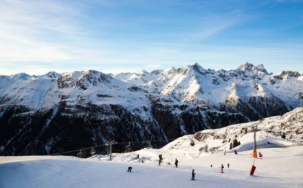 Avusturya kayak merkezi Ischgl 'in Panoraması