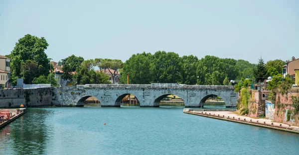 Tiberius bridge v Rimini, Itálie. — Stock fotografie