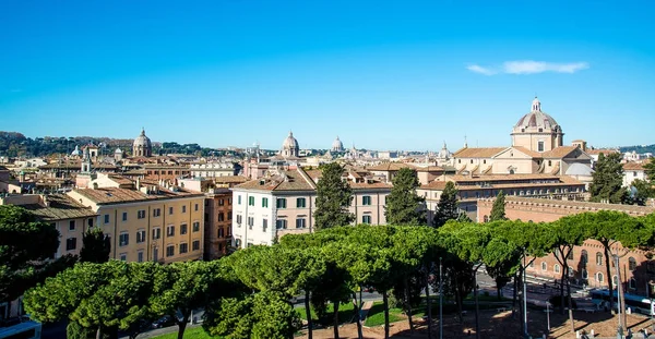 Paesaggio urbano di Roma. Veduta della città di Roma dal tetto del Campidoglio . — Foto Stock