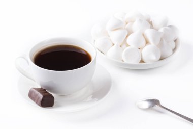 Bir fincan kahve ve kurabiye.