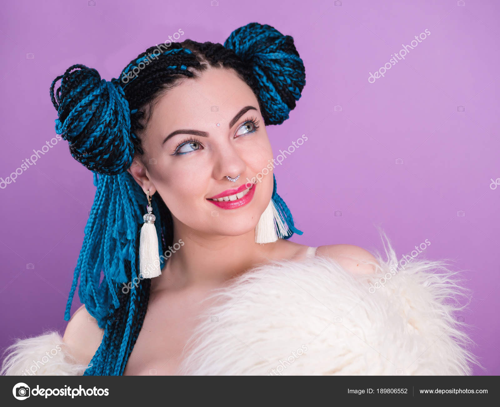 á Raznocvetnye Kosichki Foto Fotografii Kanekalon Volos Skachat Na Depositphotos