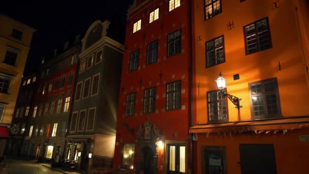 15. února 2020, Stockholm, Švédsko.Barevné domy na náměstí Stortorget. — Stock video
