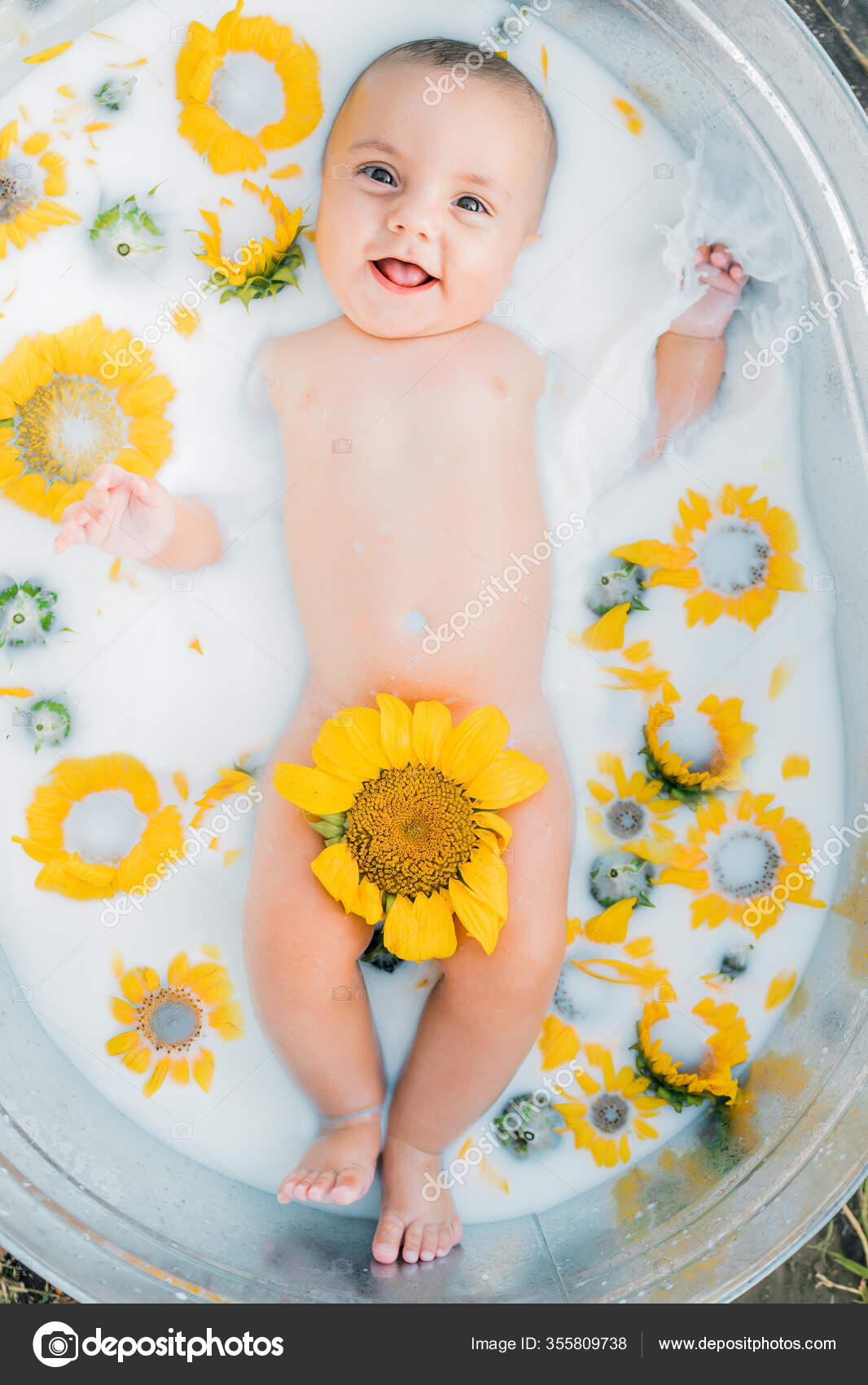 baby sunflower photoshoot