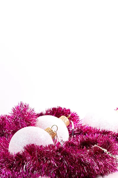 Tarjeta de Navidad con bolas y guirnaldas — Foto de Stock