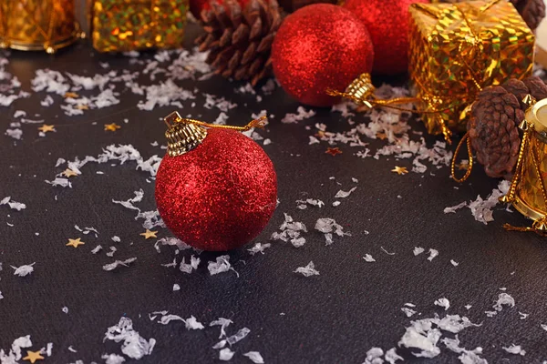 Caixa de presente decorativa de Natal, bola — Fotografia de Stock