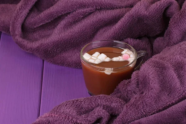 Chocolate caliente, manta de punto acogedor . —  Fotos de Stock