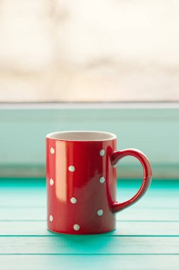 Beyaz bezelye kırmızı Kupası