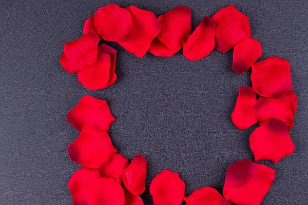 Yapay yaprakları siyah arka plan çerçeve