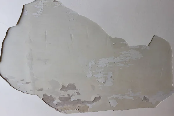 회반죽된 하얀 천장에 구멍 — 스톡 사진