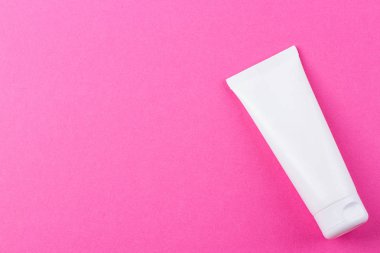 Boş beyaz kozmetik tüp paketi, krem veya jel