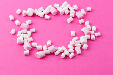 Renkli bükülmüş hatmi