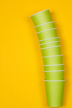 Yeşil kağıt bardak seti