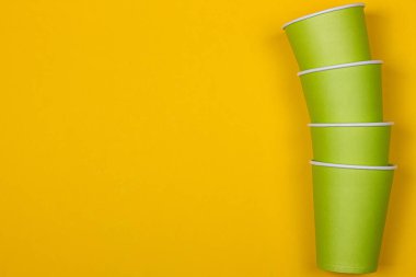 Yeşil kağıt bardak seti