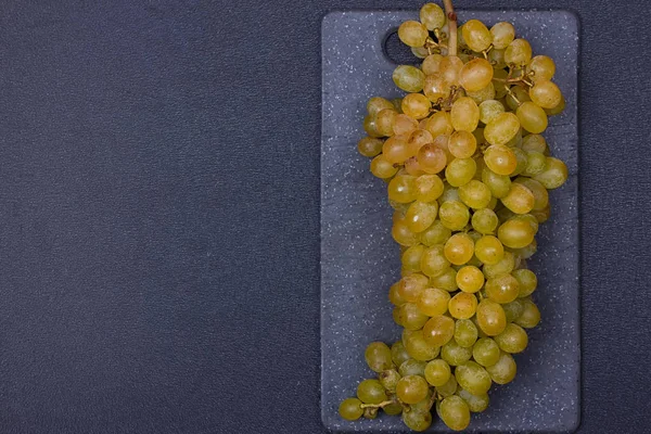 Свежий вкусный и здоровый органический виноград — стоковое фото