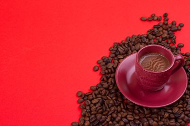 Kahve çekirdekli kahve fincanı