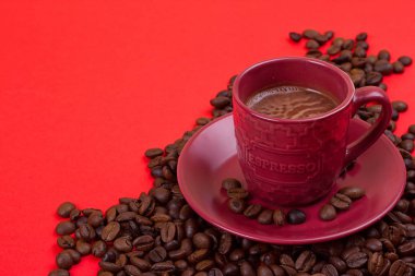 Kahve çekirdekli kahve fincanı