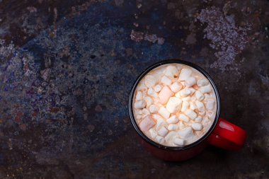 Şekerlemeli sıcak çikolata.