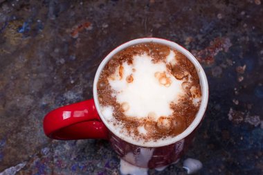 Şekerlemeli sıcak çikolata.