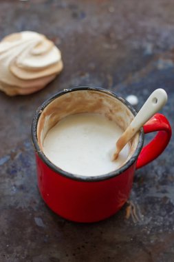 Kapuçino ve çikolata şekerleme