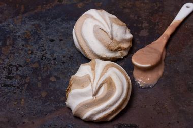 Zephyr ve bir kaşık erimiş dondurma ile