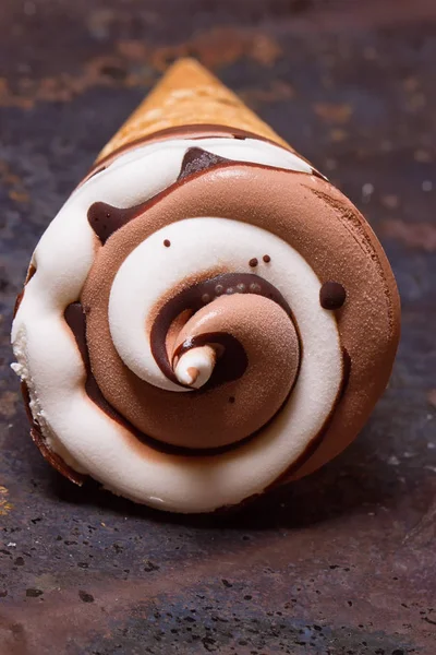 Vanilla ice cream cone with chocolate — Stock Photo, Image