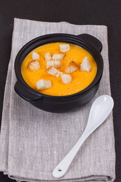 Pumpkin and carrot soup with cream and parsley — Stock Photo, Image