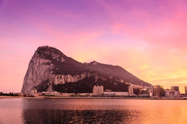 Gibraltar fioletowy zachód słońca — Zdjęcie stockowe