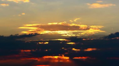 Zaman atlamalı gökyüzü günbatımı Afterglow, yanan