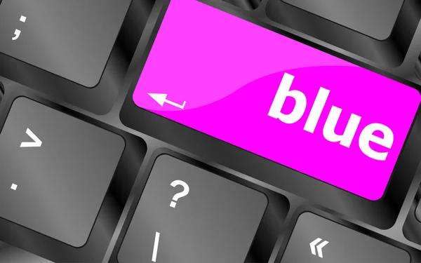 Голубая кнопка на клавиатуре компьютера — стоковое фото