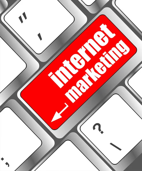 Online marketing nebo internetové marketingové koncepty, se zprávou na klávesu klávesnice — Stock fotografie