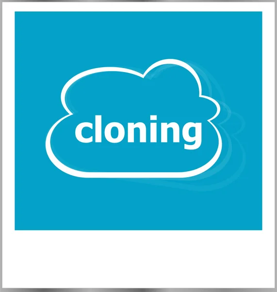 Marco de fotos instantánea con nube y palabra de clonación —  Fotos de Stock