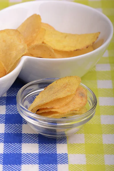 Закройте картофельные чипсы. вид сверху — стоковое фото