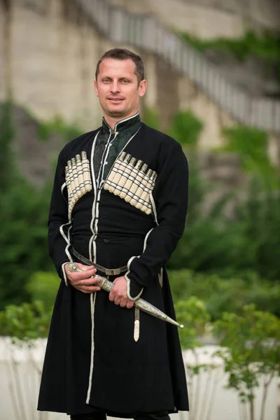 Homem de vestido nacional georgiano . — Fotografia de Stock