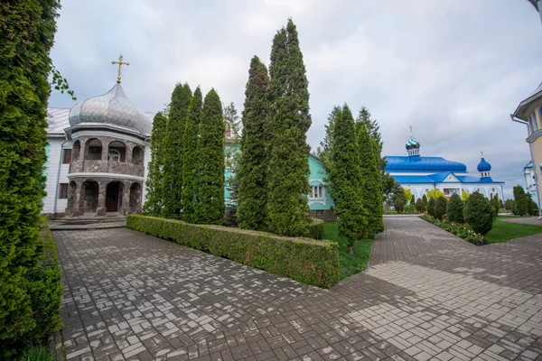 Orthodoxe kerk in het dorp van Banchen — Stockfoto