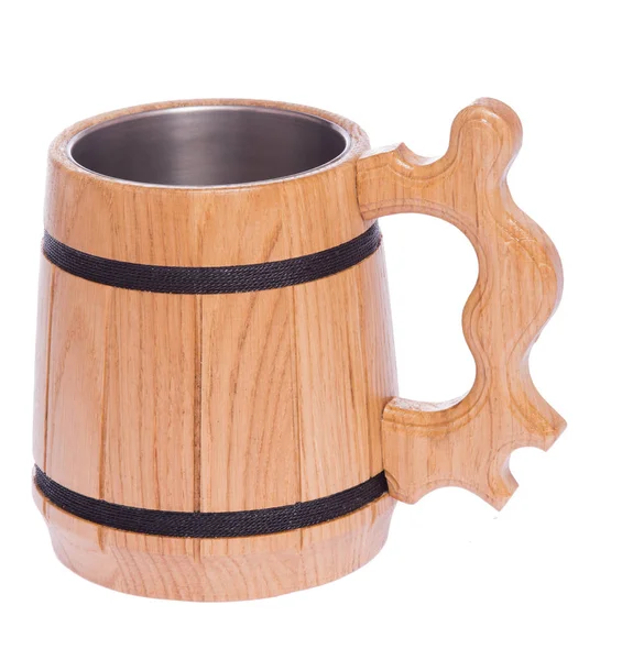 Tazza di legno per birra su sfondo bianco . — Foto Stock