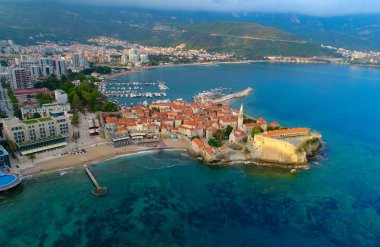 Budva Panoraması bir kuadrokopter tarafından vuruldu