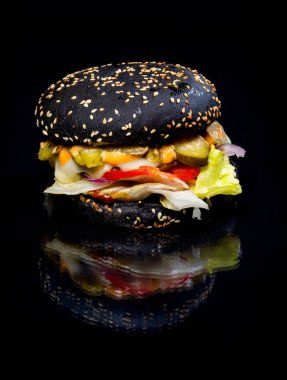 Sığır eti ve peynirli burger