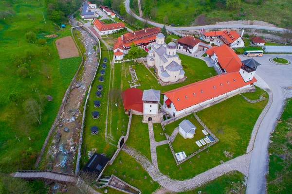 Ortodoxní klášter Mileseva letecký pohled. Srbska — Stock fotografie