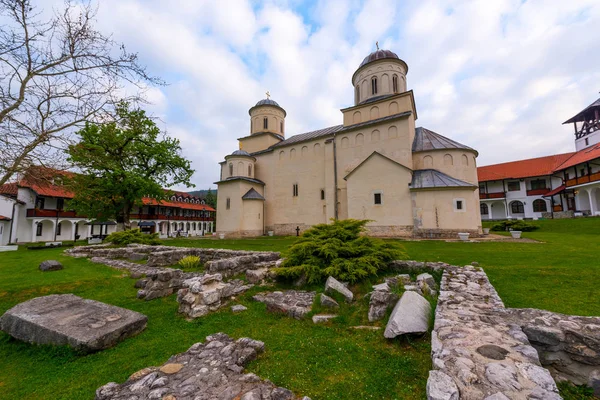 Mosteiro ortodoxo Mileseva na Sérvia — Fotografia de Stock