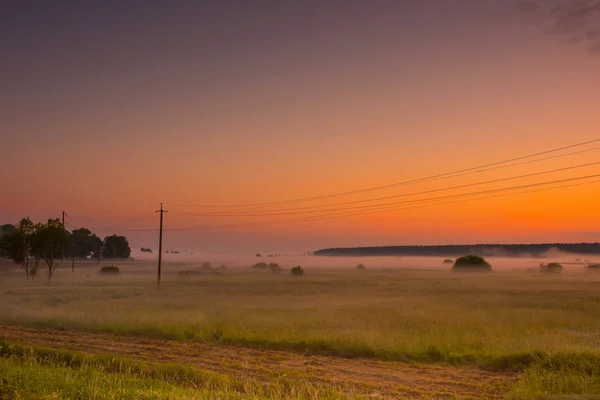 Bela paisagem durante o nascer do sol — Fotografia de Stock