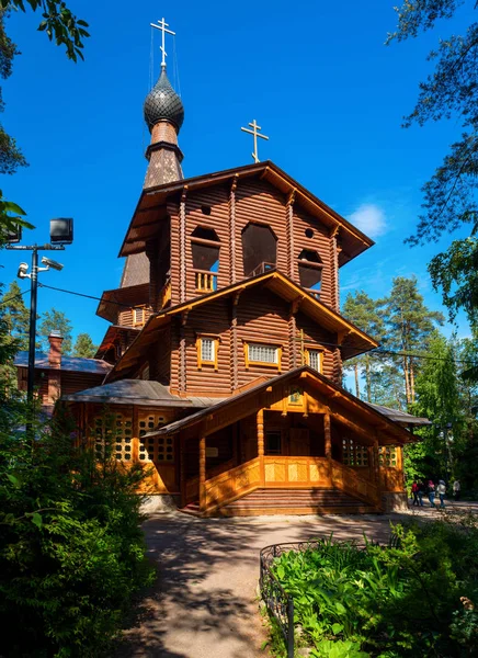 Kerk van de Kazan Ikoon van de Moeder Gods. Vyritsa — Stockfoto