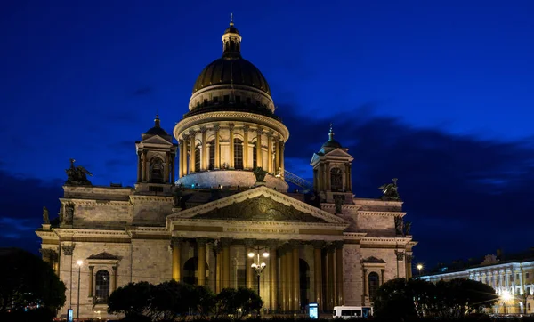 Ortodoxa S:t Isaacs katedral i Sankt Petersburg — Stockfoto