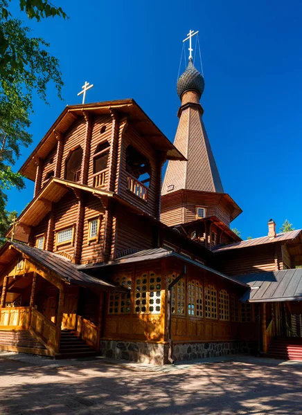Kerk van de Kazan Ikoon van de Moeder Gods. Vyritsa — Stockfoto