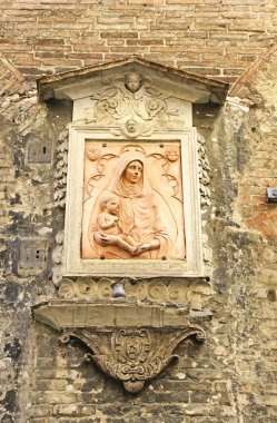 Bakire bir Siena bir cephesinde