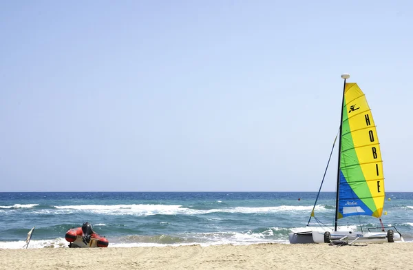 Praia de El Prat de Llobregat com vela e patins — Fotografia de Stock