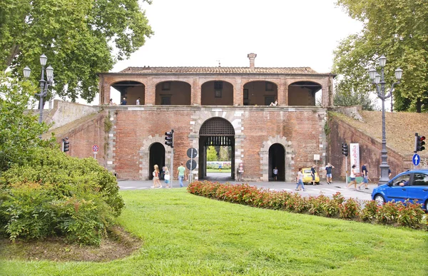Vista de la muralla de Lucca — Foto de Stock