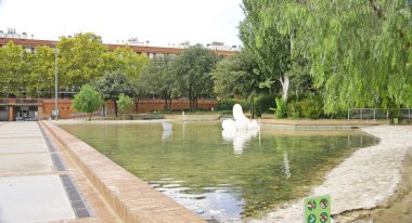 Barcelona'da Plaza Nottingham bahçeleri