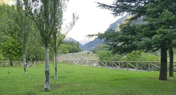 Park River Aragon Mayo 2014 Huesca Spain — Stock Photo, Image