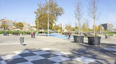 Plaza de Les Glories Barcelona, 12:45 PM.; 14 Mayıs 2016; Catalunya, İspanya