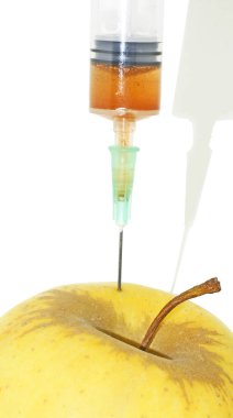 Beyaz arka planda, 18:10 p.m cerrahi malzeme.: 25 Mayıs 2016; Barcelona, Catalunya, İspanya